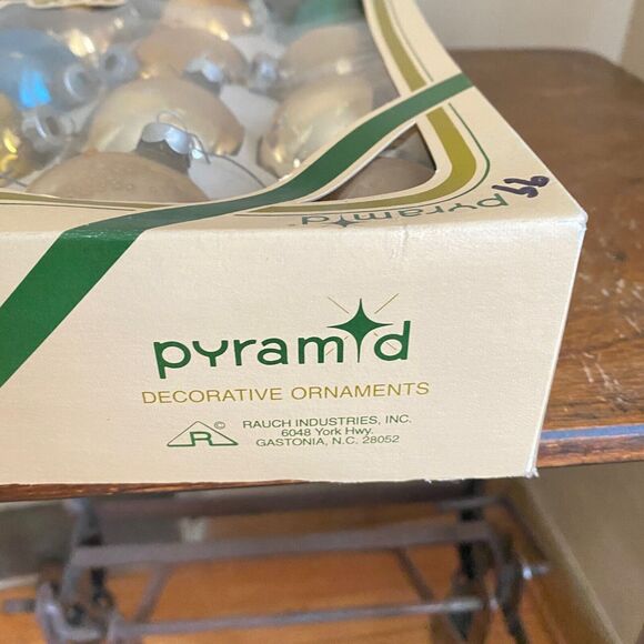 Vintage Pyramid Glass Ornaments Set of 12 Gold Yellow Blue Green Shiny with Box - Picture 9 of 10